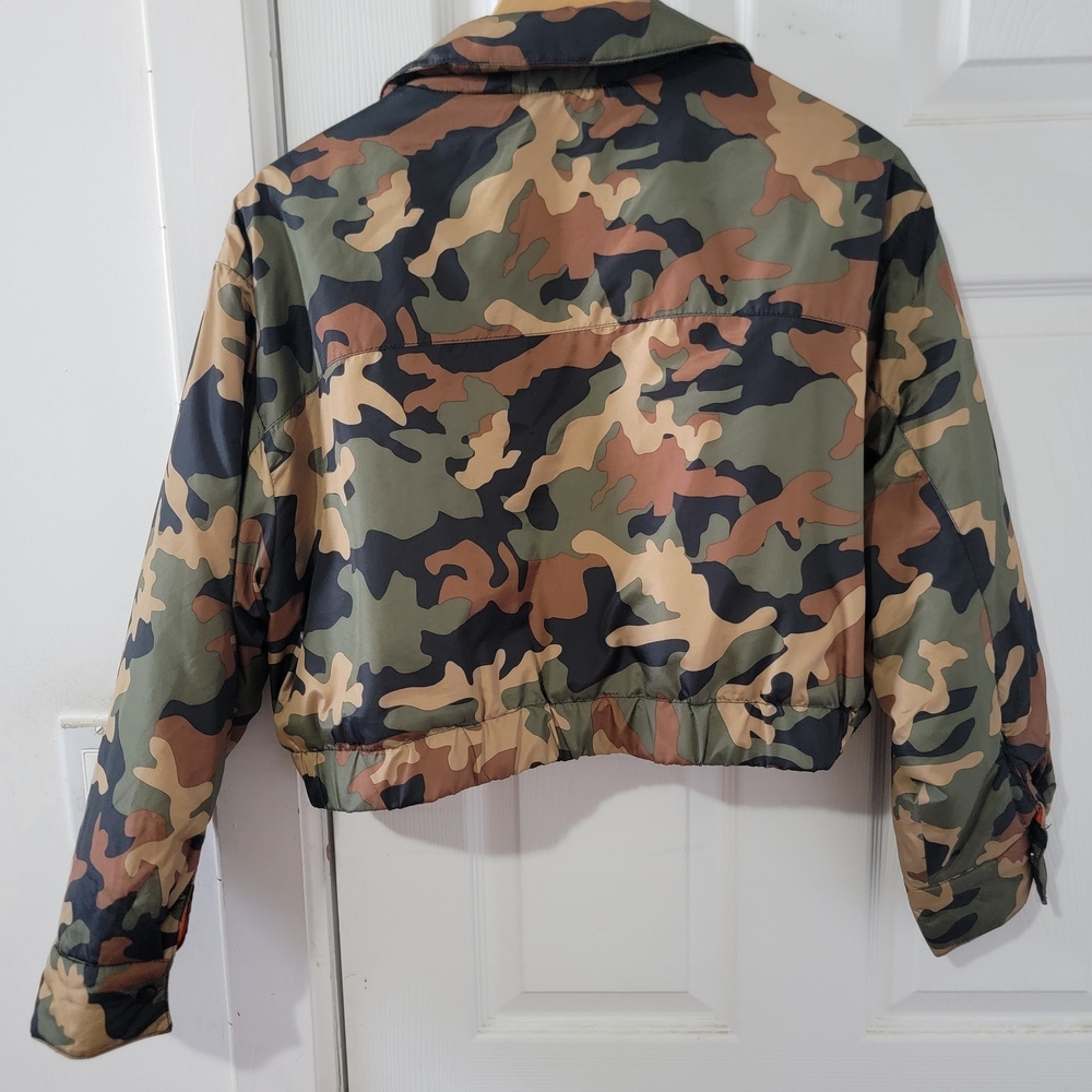 ZARA Cropped Camo Bomber Jacket - Green/Tan/Black with Orange Lining - Picture 4 of 5